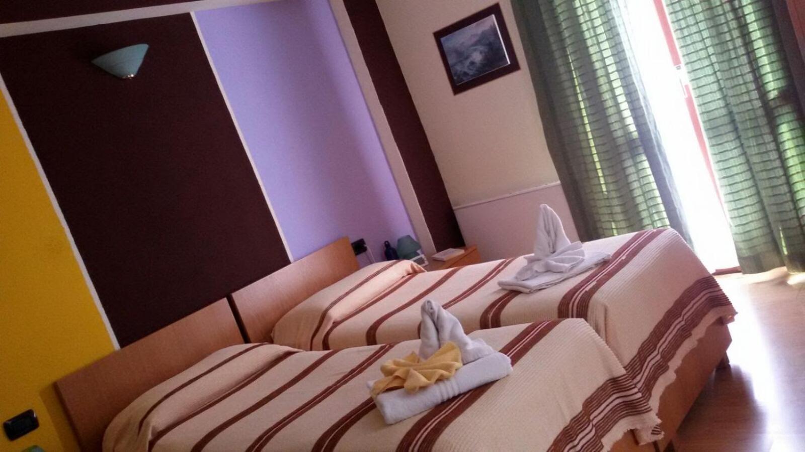 Hotel Pigna D'Oro Chiesa in Valmalenco Bagian luar foto